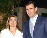 Spaniens kronprins Felipe og tv-journalisten Letizia Ortiz. - Foto: AP 