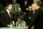 Valgkampen i 2001 kostede 70 millioner kroner. Den kommende valgkamp, der seneste går i gang i 2005 kommer til at koste mindst 100 millioner kroner. - Arkivfoto: Kim Nielsen 