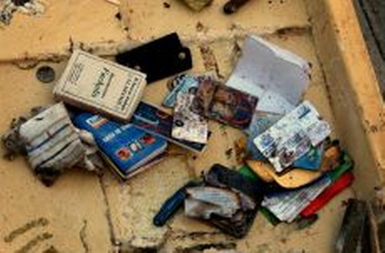 Genstande fundet efter bombeangrebene på togene i Madrid. - Foto: AP 