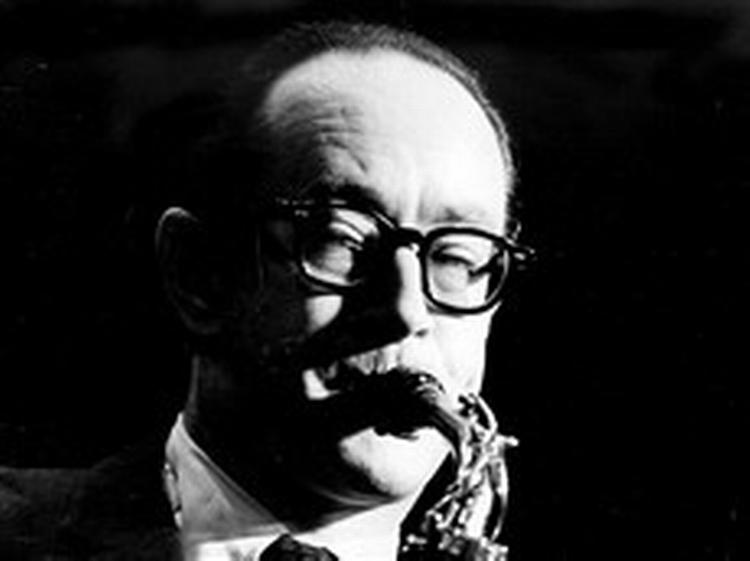 Dårlige venner. Paul Desmond var medlem af Dave Brubecks meget populære, men bland jazzelskere uglesete kvartet. Derfor tog ingen ham alvorligt før langt senere. Desmond døede i 1977. - Polfoto 