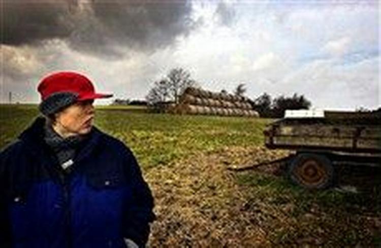 Lene Pedersen frygter ligesom de andre udviklingshæmmede på Søholm ved Roskilde at få en stor gylletank som nabo. - Foto: Camilla Stephan 
