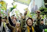 Glade Chen-tilhængere jubler over valgsejren. - Foto: AP 