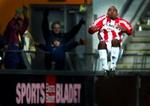 David Nielsen slår en saltomortale efter sit mål. - Foto: Morten Overgaard 
