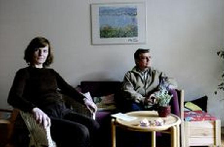 Børnemisbrugere og misbrugte børn kan anonymt få hjælp og rådgivning af Vibeke Høgsted og Erik Andreasen, der er psykologer i Thora Center mod incest. - Foto: Pelle Rink 