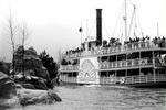 Turisterne stævner uden om forlystelserne i Euro Disney, der ikke skal kalkulere med penge fra moderselskabet i USA. - Arkivfoto: Kurt Hardi 