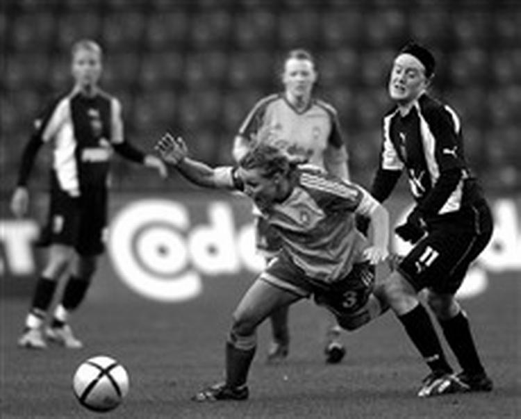 Brøndbys kvinder tabte for første gang i dette års UEFA Cup, da Umeå vandt 3-2 på Brøndby Stadion.   Foto: Jens Dresling 