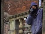 Politiet i aktion i 14. december 2002. Maskeforbuddet var på dette tidspunkt ophævet. - Polfoto 