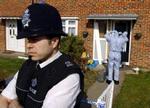 24 forskellige adresser har fået besøg af britisk politi i en storstilet razzia. - Foto: AP 