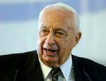 Israels premierminister, Ariel Sharon, truer Arafat og lederen af Hizbollah-bevægelsen. - Arkivfoto: AP 