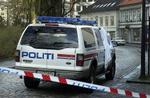 Den bil som den dræbte norske politibetjent kørte i, da han blev dræbt i går. Norsk politi har nu pågrebet to mistænkte i sagen. - Foto:AP 