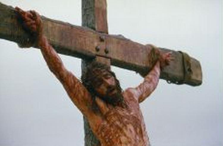 Mel Gibsons kontroversielle film om Jesu korsfæstelse trækker fulde huse i de arabiske lande, selv om Jesus ifølge Islam ikke anerkendes som Guds søn. - Foto AP 