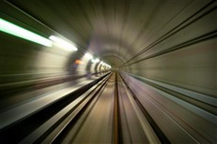 Fejl og forsinkelser har skræmt passagerer væk. Nu kører metroen efter planen   og er gået i gang med en storstilet charmeoffensiv.   Foto: Peter Hove Olesen 