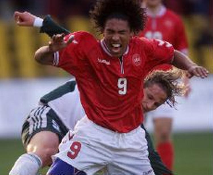 Patrick Mtiliga, her i en kamp for U21-landsholdet, er glad for sin nye kontrakt. - Arkivfoto: Morten Bjørn Jensen 