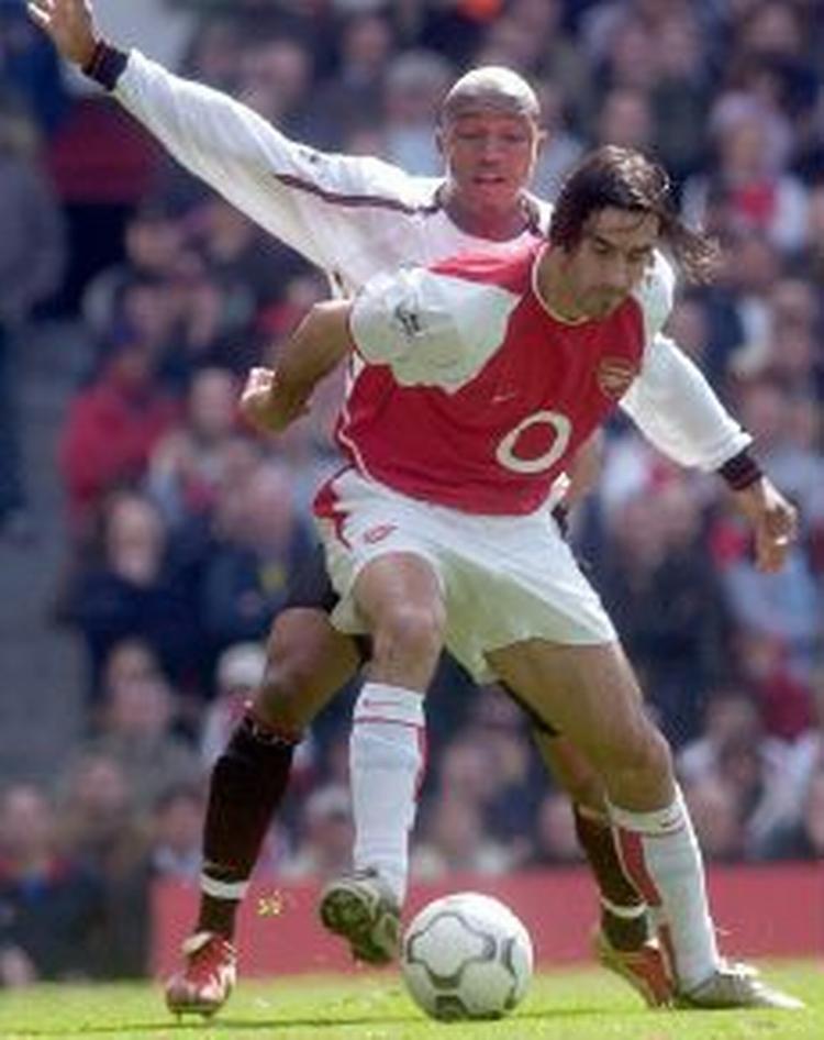 Robert Pires scorede et mål i sejren. - Foto: AP 