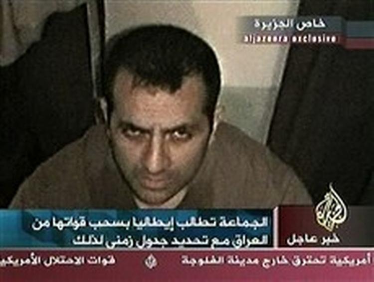 Tv-stationen al-Jazeera modtog en videooptagelse af drabet på den italienske sikkerhedsvagt Fabrizio Quattrocchi, men billederne var »for grusomme« til at blive bragt, meddelte stationen.   Foto: al-Jazeera 