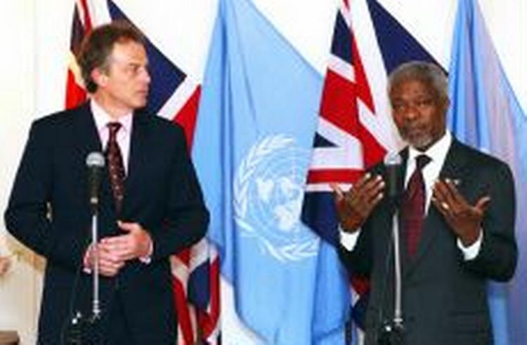 Tony Blair og Kofi Annan har holdt et fælles pressemøde i New York. - Foto: AP 