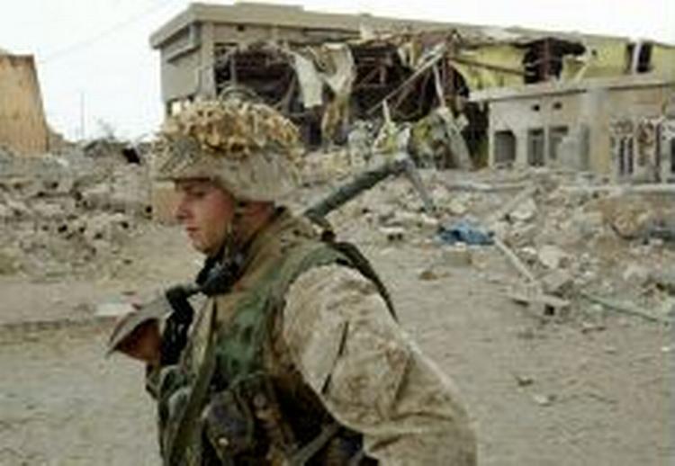 Bygningerne i Fallujah bærer præg af de seneste ugers kampe. - Foto: AP 