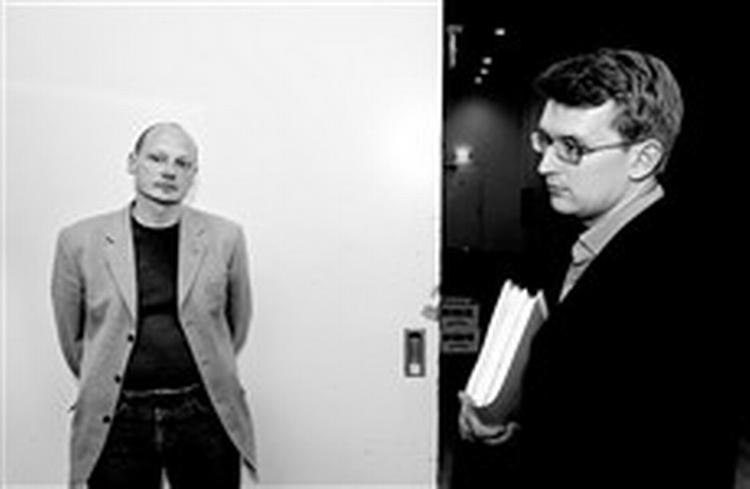 Den tidligere FE-ansatte Frank Søholm Grevil (tv.) løb med al sympatien på et Politiken-debatmøde med Venstres udenrigspolitiske ordfører Troels Lund Poulsen tirsdag aften. - Foto: Pelle Rink 
