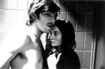 Den 35-årige døve Carla og den lidt ældre kriminelle Paul, spilles af Emmanuelle Devis og Vincent Cassel. - Foto: Marco Film 