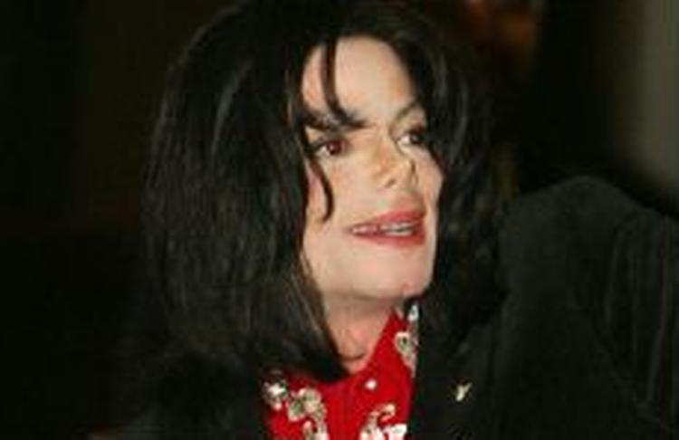 Michael Jackson afviser alle beskyldninger som »en stor løgn« og ventes at erklære sig uskyldig. - Foto: AP 