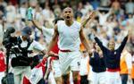 Henry jubler, da Arsenal i går vandt mesterskabet. - Foto: AP 