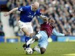 Thomas Gravesen pådrog sig en ledbåndsskade i weekendens kamp. - Foto: AP 