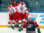 Sidste gang gik det godt. Danmark besejrede USA ved A-VM i Finland. Nu venter USA i mellemrunden. - Arkivfoto: AP 