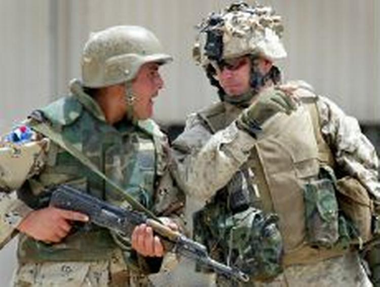 Kampene i Falljuha fortsætter. Men de amerikanske militære ledere foretrækker forhandling frem for et storangreb på byen. - Foto: AP 