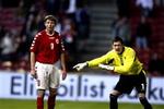 Jon Dahl Tomasson startede landskampen med at brænde en kæmpechance, da han blev spillet fri foran det skotske mål. Milan-spilleren blev skiftet ud i pausen.   Foto: Jacob Ehrbahn 