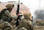 De amerikanske tropper trækker sig nu ud af Fallujah. I stedet skal en gruppe tidligere Saddam-generaler forsøge at skabe ro i byen. - Foto: AP 