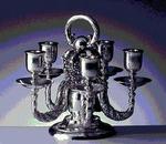 Tyvene stjal blandt andet denne Georg Jensen lysestage fra 1920. - Foto: Statens Museum for Kunst 