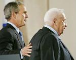 Diplomaterne peger på, at de er bekymrede over, at Ariel Sharon har fået Bush' støtte til sin plan for Gaza-striben. - Foto: AP 
