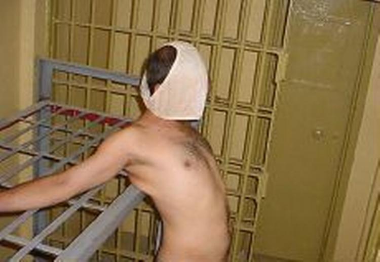 Den amerikanske avis har fremlagt nye billeder fra Abu Ghraib fængslet. - Foto: AP 