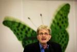 SF s formand, Holger K. Nielsen, fik en god start på partiets tre dage lange landsmøde. SF erne glemte alt om, at partiet står svagt og diskuterede i stedet, hvilke ministerposter de skal kræve i en ny regering.   Foto: Jens Dresl 