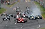 At en Formel 1-racer kan køre for hurtigt lyder nærmest paradoksalt. Men nu overvejer FIA at sætte farten ned. - Foto: AP 
