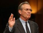 Undskyld. Undskyld. Undskyld. Den amerikanske forsvarsminister Donald Rumsfeld har påtaget sig det formelle ansvar for mishandlingerne i Irak. - Foto: AP 