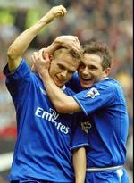 Jesper Grønkjær jubler efter sin scoring sammen med holdkammeraten Frank Lampard. - Foto: AP 
