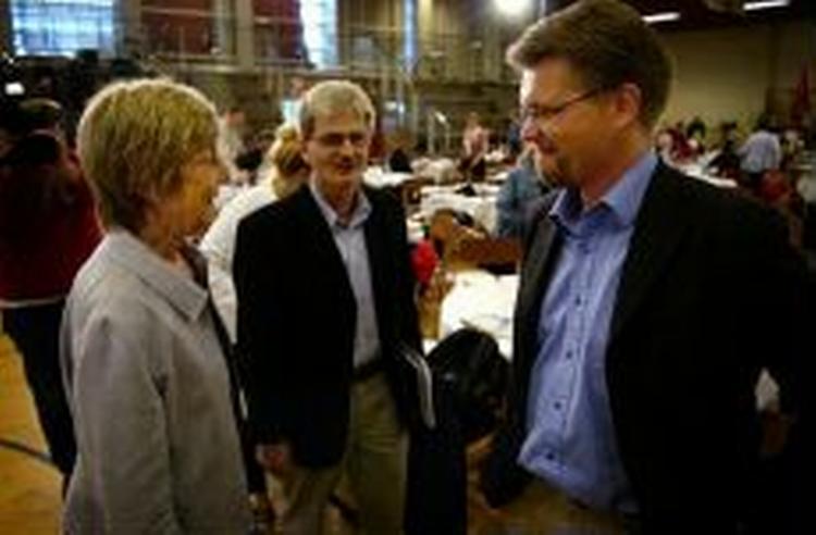 Kommende regeringspartnere? Marianne Jelved, Holger K. Nielsen og Frank Jensen har diskuteret muligheden på SF´s landsmøde. - Foto: Jens Dresling 