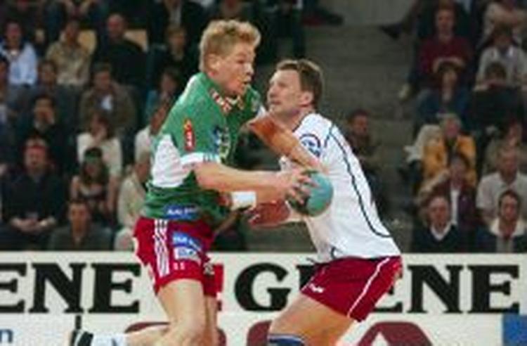 Thomas Sivertsson (th.) og Kolding bremsede Jesper Jensen og Skjern i den anden semifinale og er dermed klar til en DM-finale mod GOG.   Foto: Rasmus Baaner 