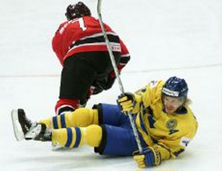 Svenskerne faldt sammen, og Canada tog guldet. - Foto: AP 