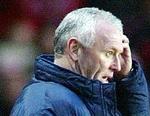 Leeds er rykket ned fra Premier League med træner Eddie Gray i spidsen. - Foto: AP 