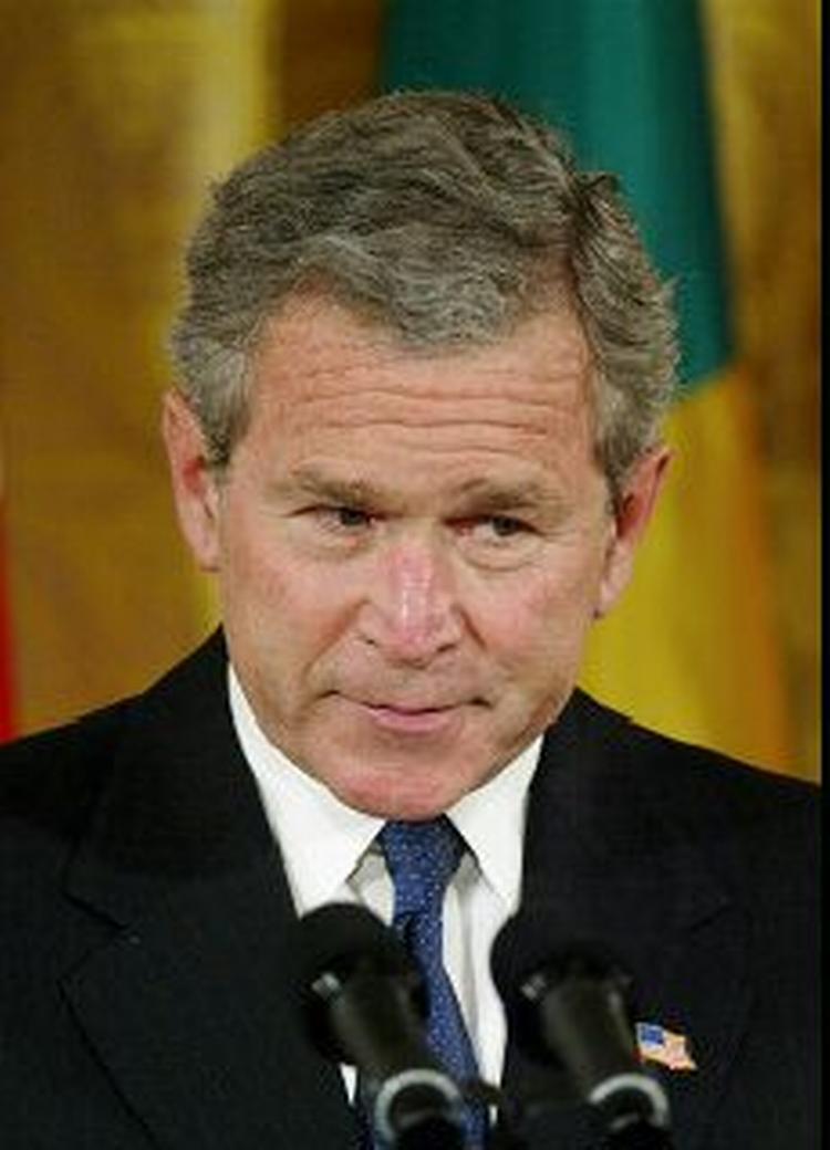 Den amerikanske præsident Bush er forfærdet efter at have set endnu ikke offentliggjorte billeder af amerikanske soldaters tortur af irakiske fanger. - Foto: AP 