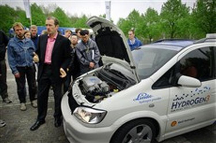 Her kommer en brintbil uden forurening. - Foto: Morten Langkilde 