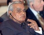 Nederlaget til Vajpayees koalition er en gedigen overraskelse. - Foto: AP 