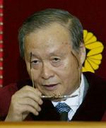 Forfatningsdomstolens præsident, Yun Young-chul. - Foto: AP 