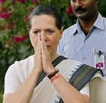 Sonia Gandhi blev officielt valgt til leder af Kongrespartiet i 1998, og hun kom ind i parlamentet ved valget i 1999. - Foto: AP 
