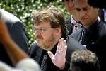 Michael Moore forventer at filmen 'Fahrenheit 911' vil få Bush-modstandere i stemmeboksen. - Foto: AP 