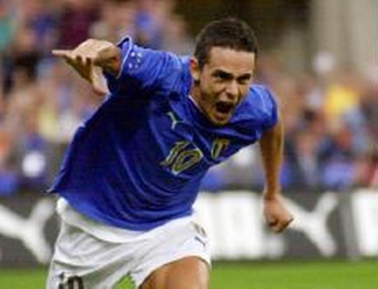 Filippo Inzaghi kommer ikke til at score mod Danmark ved EM i Portugal. Jon Dahl Tomassons kollega i Milans angreb er slet ikke udtaget. - Foto: AP 