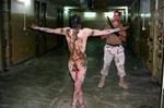 Avisen Washington Post offentliggjorde fredag nye billeder af overgreb i Abu Ghraib. - Foto: Washington Post 