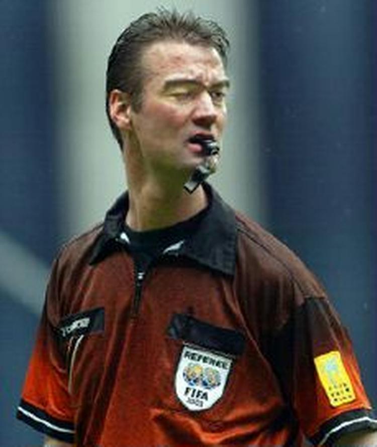 Kim Milton Nielsen har på ny fået tillid af UEFA og rangerer efterhånden på linje med den italienske stjernedommer Collina. - Foto: AP 